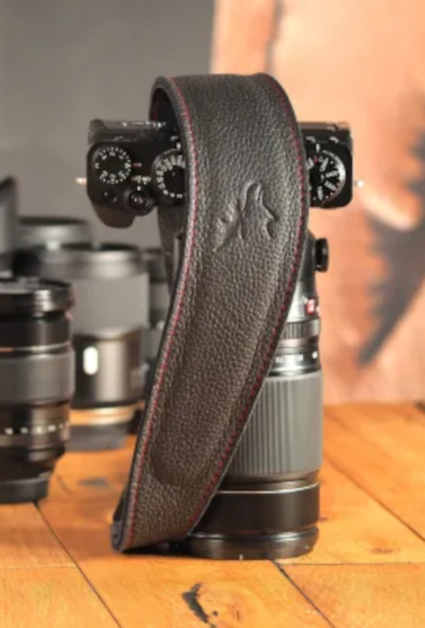 60mm-Naht-rot-5 Trageriemen, schwarz KN rot, 60mm, von EDDYCAM
