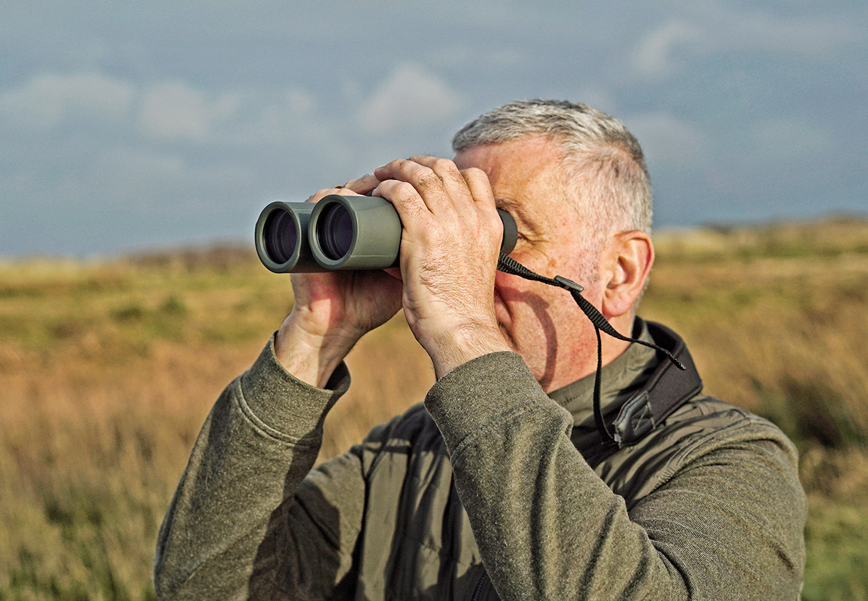 Kowa Optimed Fernglas SV II 50-12, SV II 12x50, in Anwendung