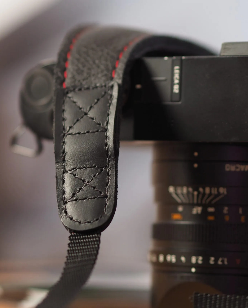 Übergang Leder/Nylon am Trageriemen von EDDYCAM