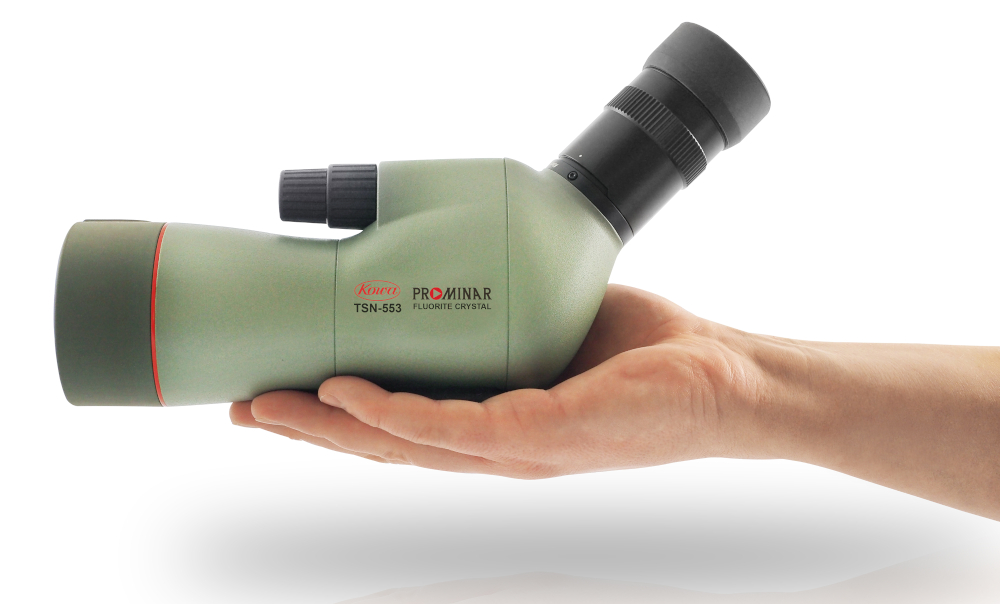 KOWA_Spektive_TSN-553_seitlich_mit_Hand