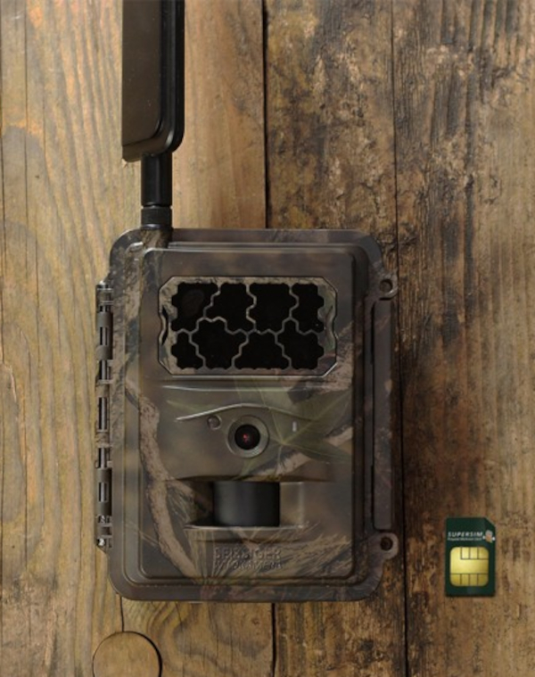 Seissiger SUPERSIM-Edition Special-Cam LTE, an Holzwand